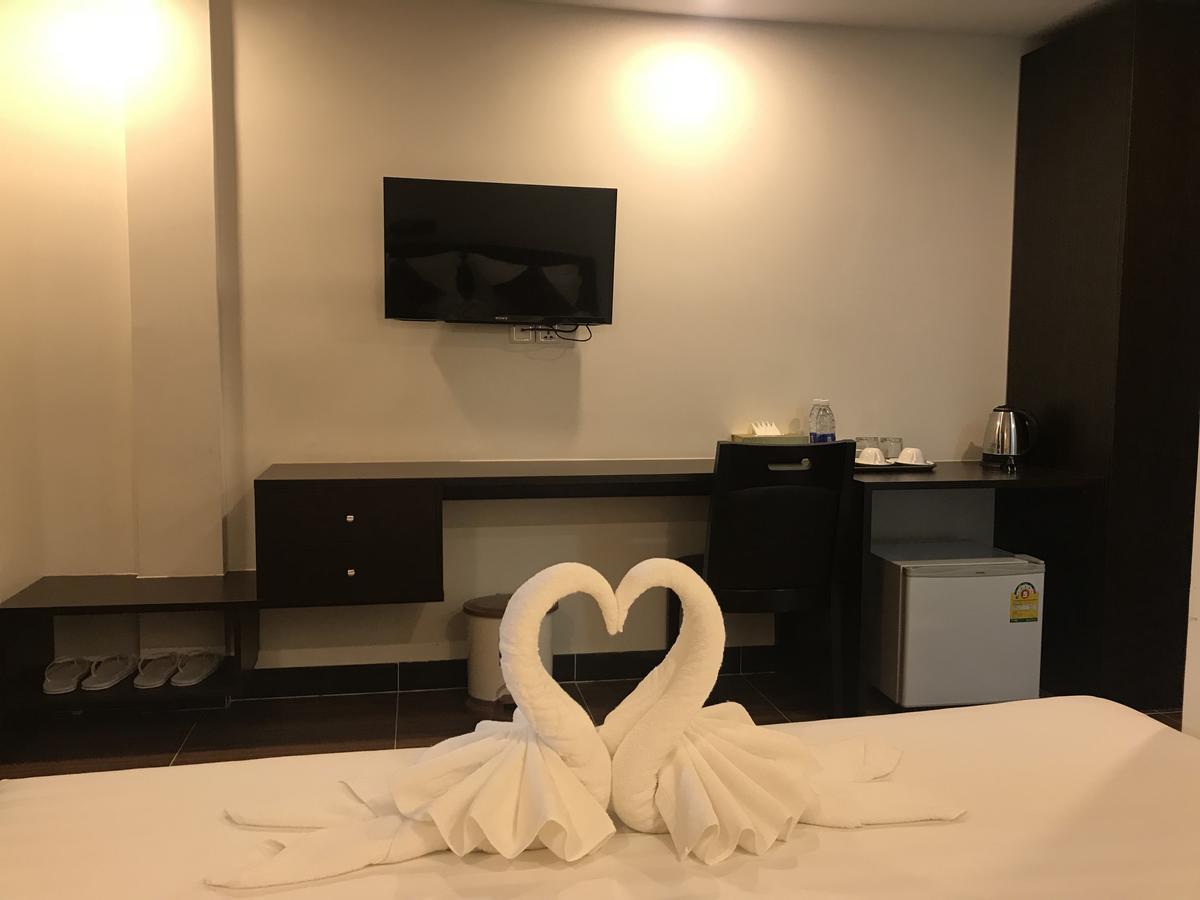 Apple Hotel Two - Near Phnom Penh Airport Exterior photo