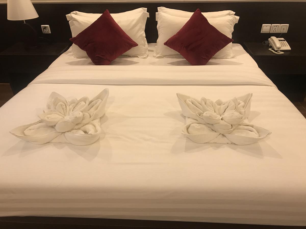 Apple Hotel Two - Near Phnom Penh Airport Exterior photo